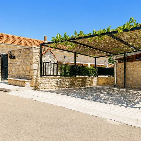 Villa Ika