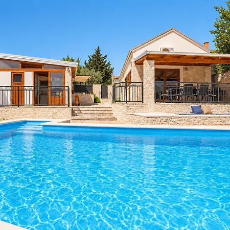 Villa Ika