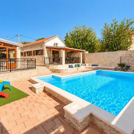 Vila Ika Rastevic
