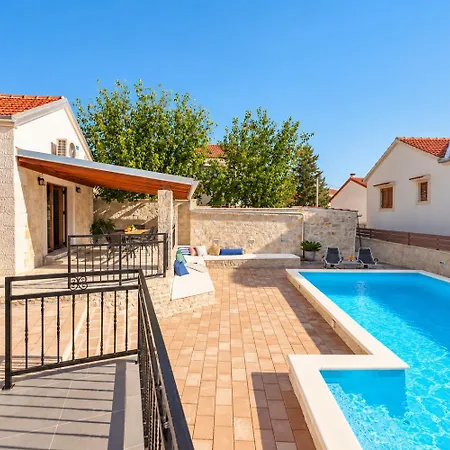 Villa Ika